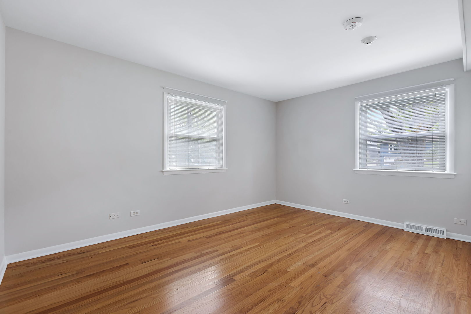 5729 Dunham Road Downers Grove, IL 60516 - Photo 13 of 21 Gallery Image 13