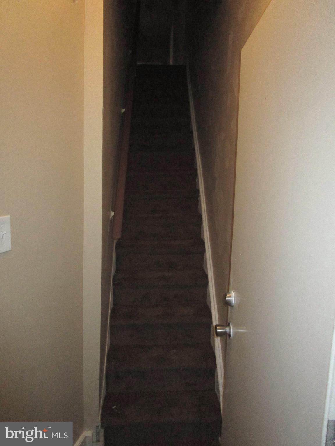 5607 Market Street Philadelphia, PA 19139 - Photo 3 of 24 Entry to 2nd floor