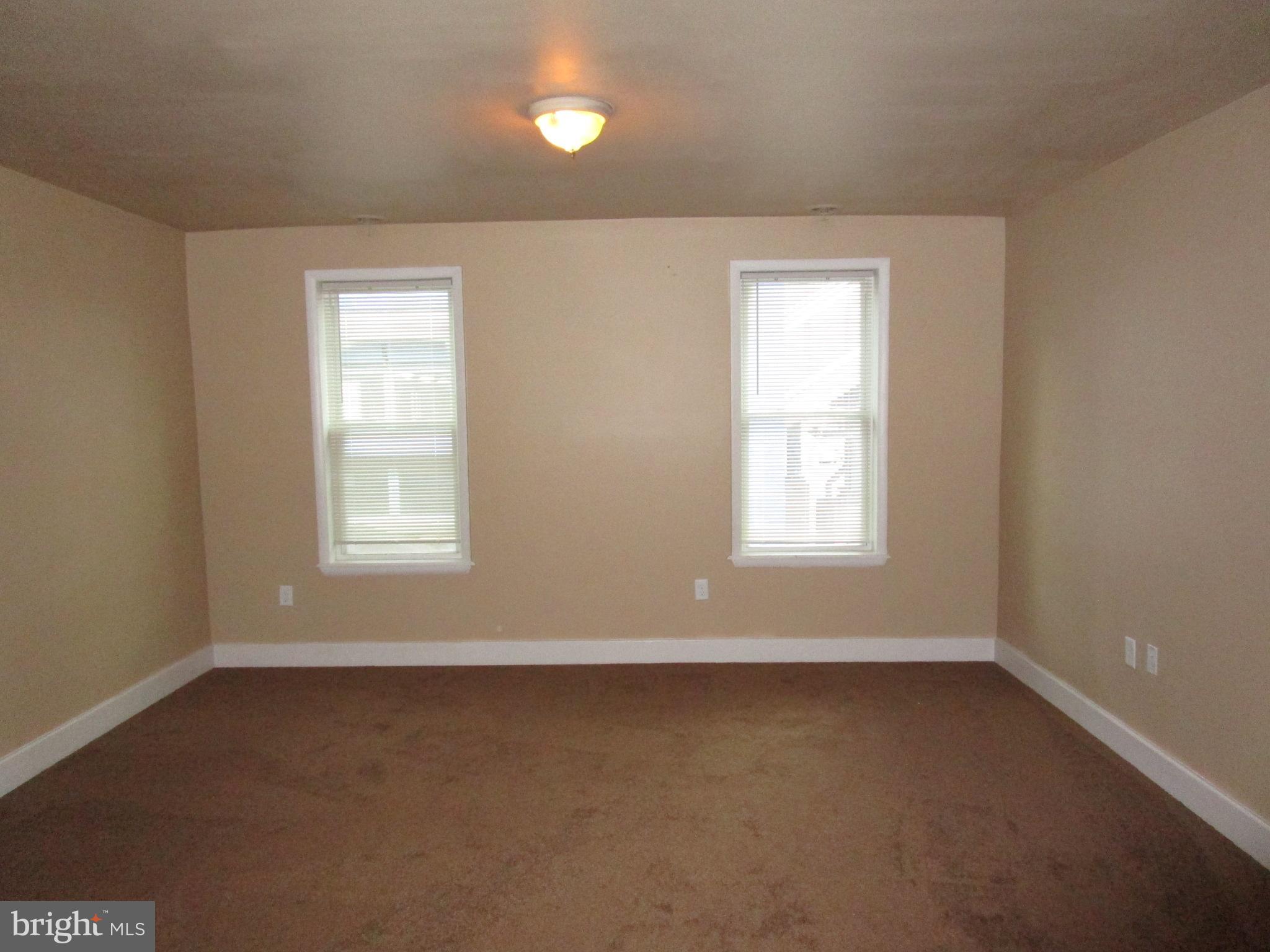 5607 Market Street Philadelphia, PA 19139 - Photo 5 of 24 Living room