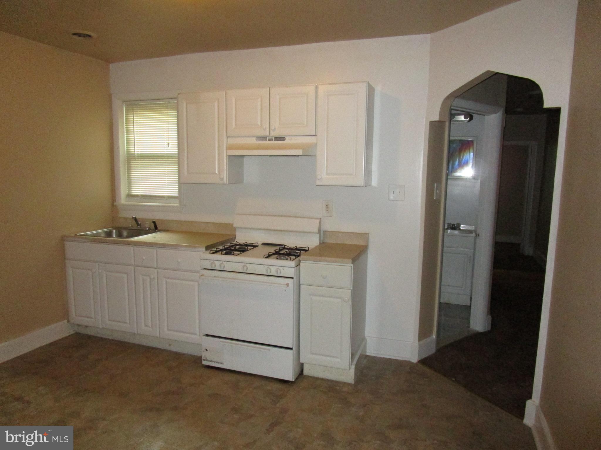 5607 Market Street Philadelphia, PA 19139 - Photo 8 of 24 Eat in Kitchen
