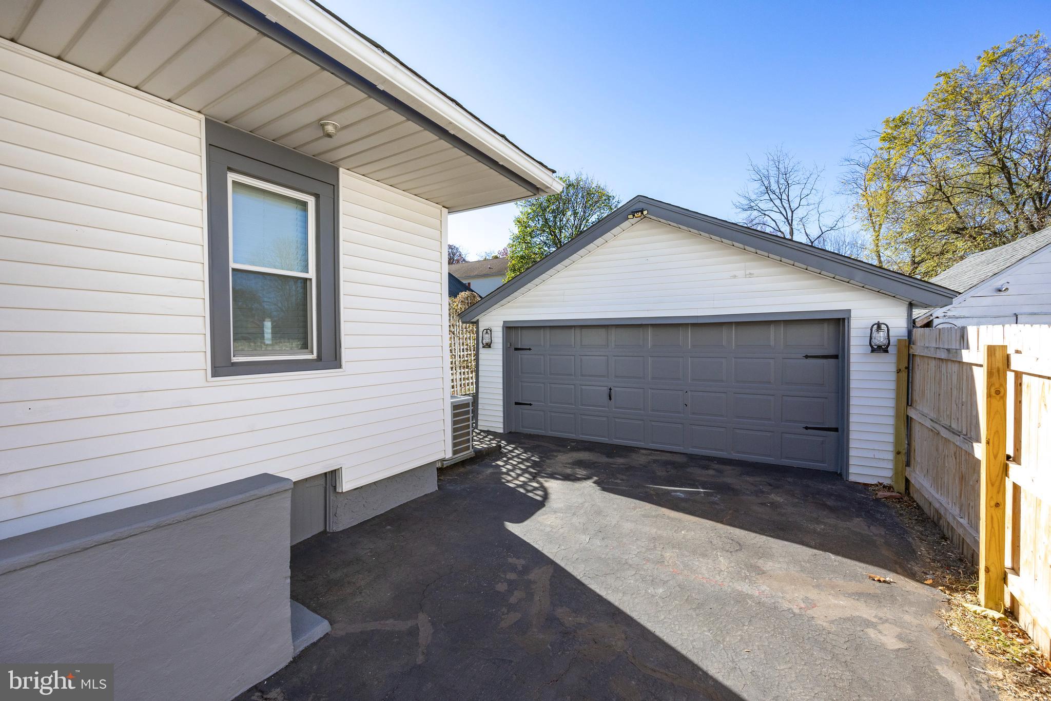 222 Highland Avenue Wayne, PA 19087 - Photo 3 of 35