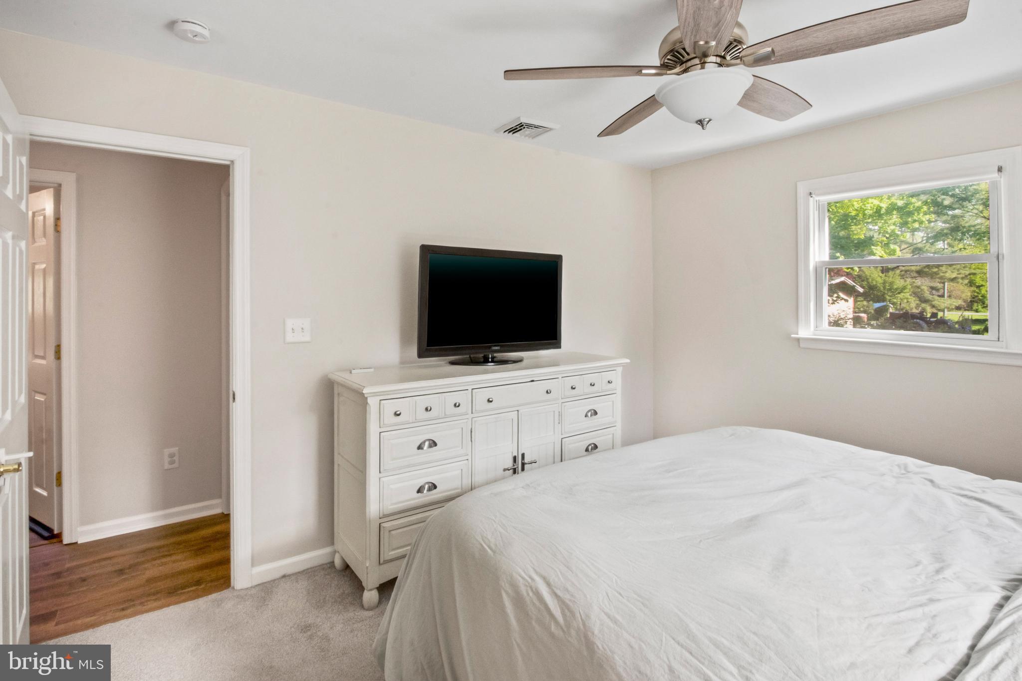154 Oechsle Road Woodstown, NJ 08098 - Photo 20 of 31 Main bedroom