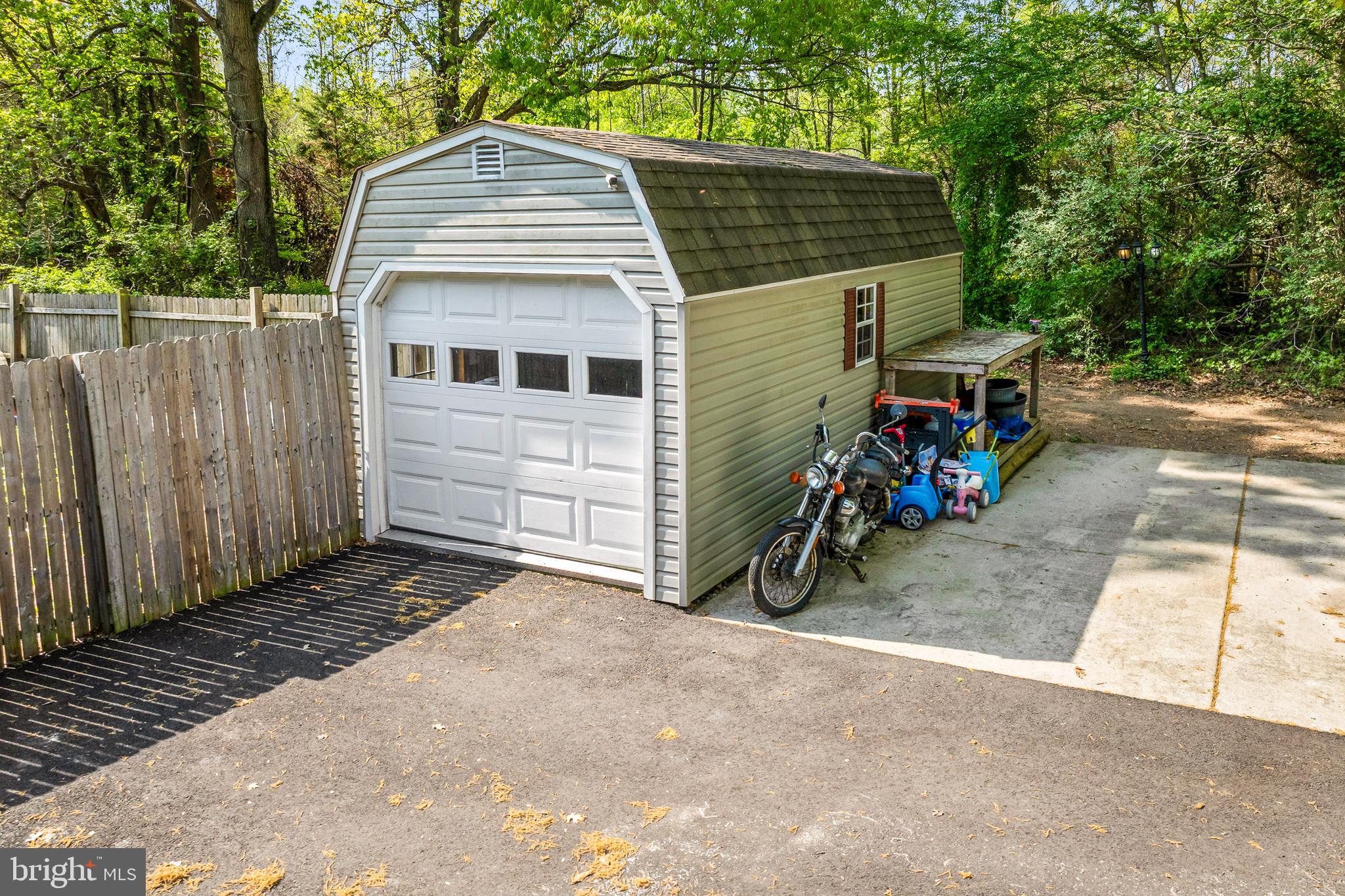 154 Oechsle Road Woodstown, NJ 08098 - Photo 30 of 31 Storage garage