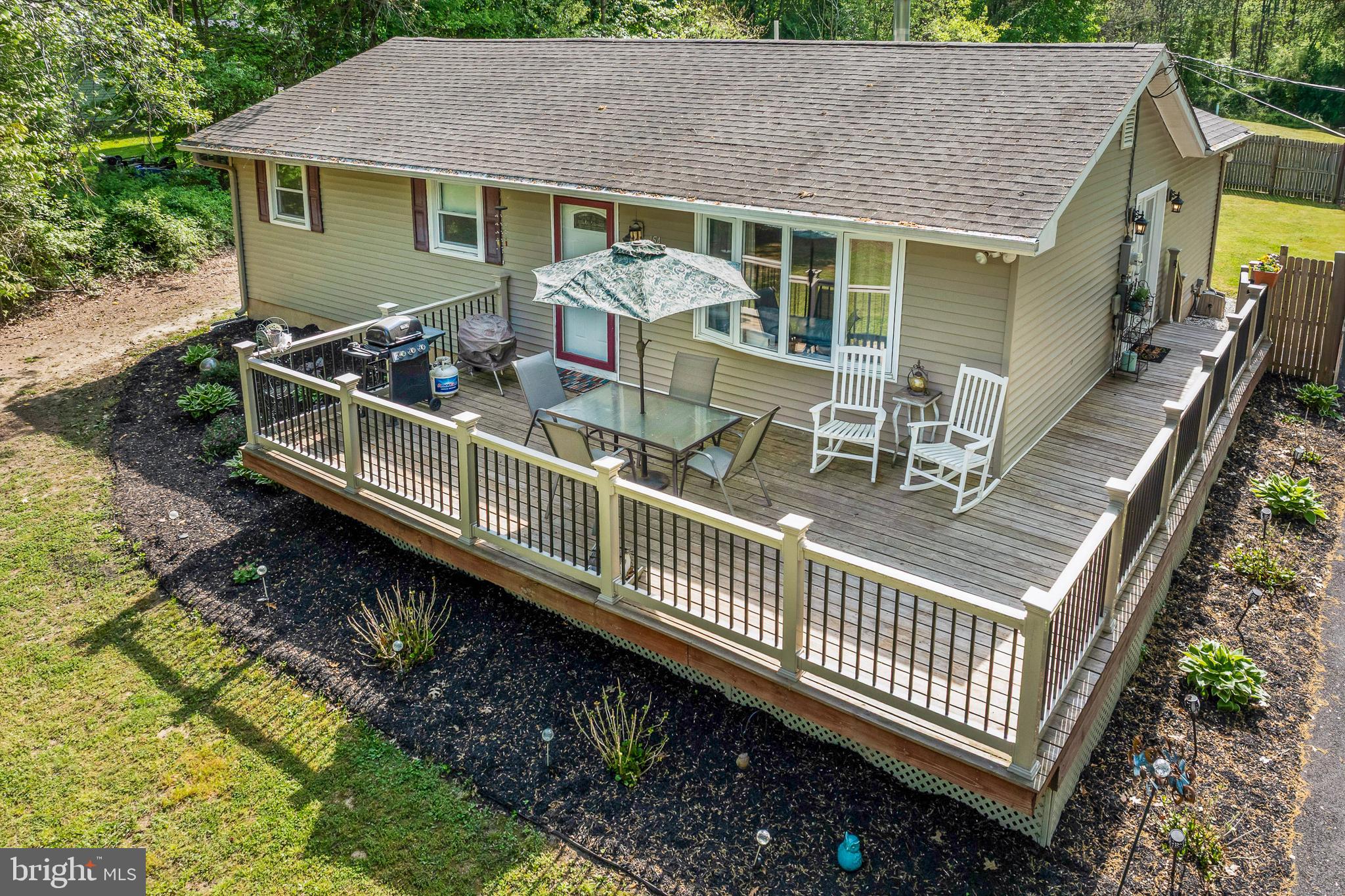154 Oechsle Road Woodstown, NJ 08098 - Photo 4 of 31 Wrap around deck