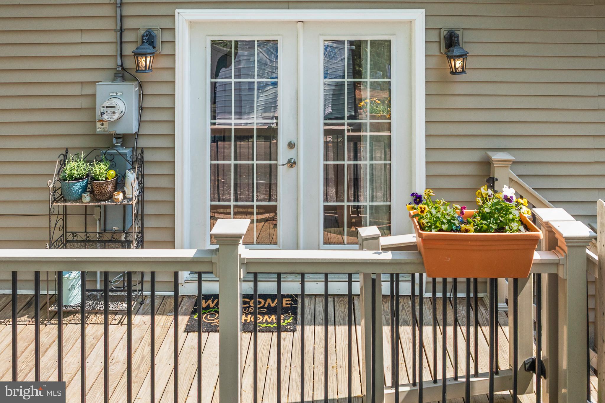 154 Oechsle Road Woodstown, NJ 08098 - Photo 5 of 31 Side entrance