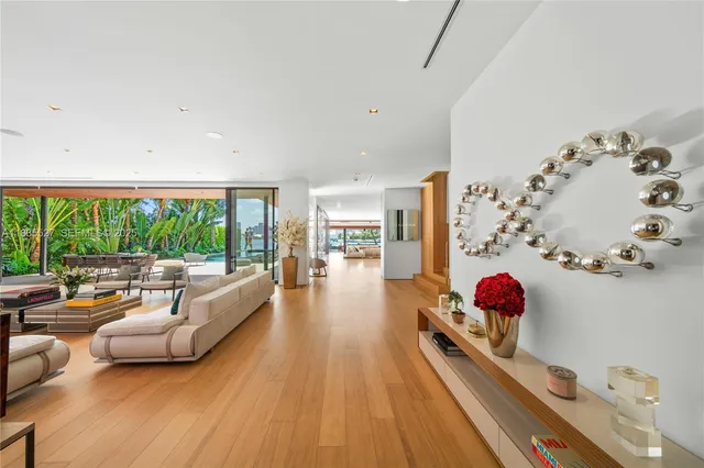 $37,000,000 | 126 West San Marino Drive, Miami Beach, FL 33139