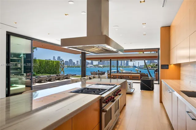 $37,000,000 | 126 West San Marino Drive, Miami Beach, FL 33139