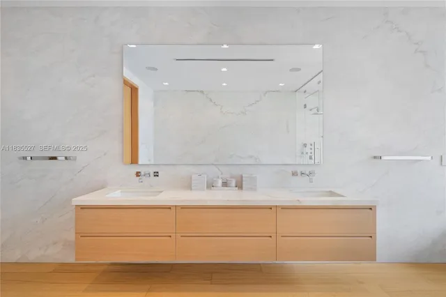 $37,000,000 | 126 West San Marino Drive, Miami Beach, FL 33139