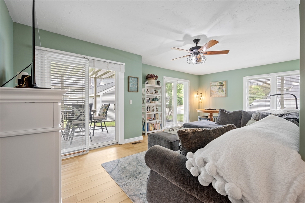 701 Beacon Park Road, Unit 701 Webster, MA 01570 - Photo 4 of 36