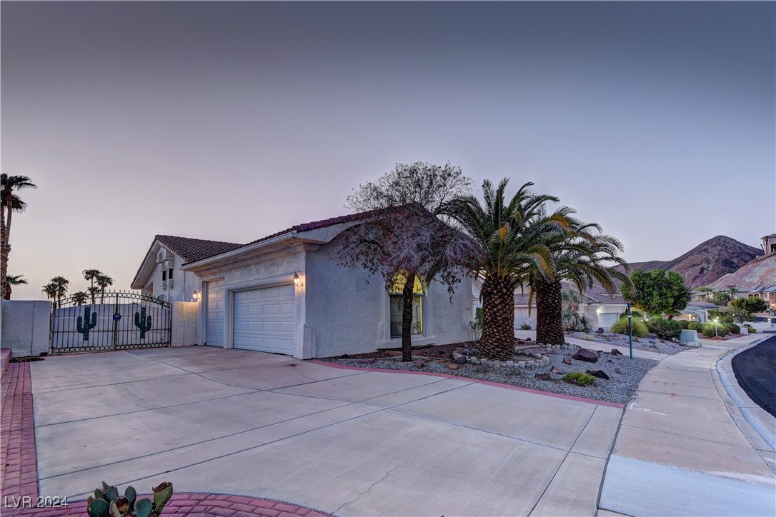 928 Rhyolite Terrace Henderson, NV 89011 - Photo 4 of 66 Gallery Image 4