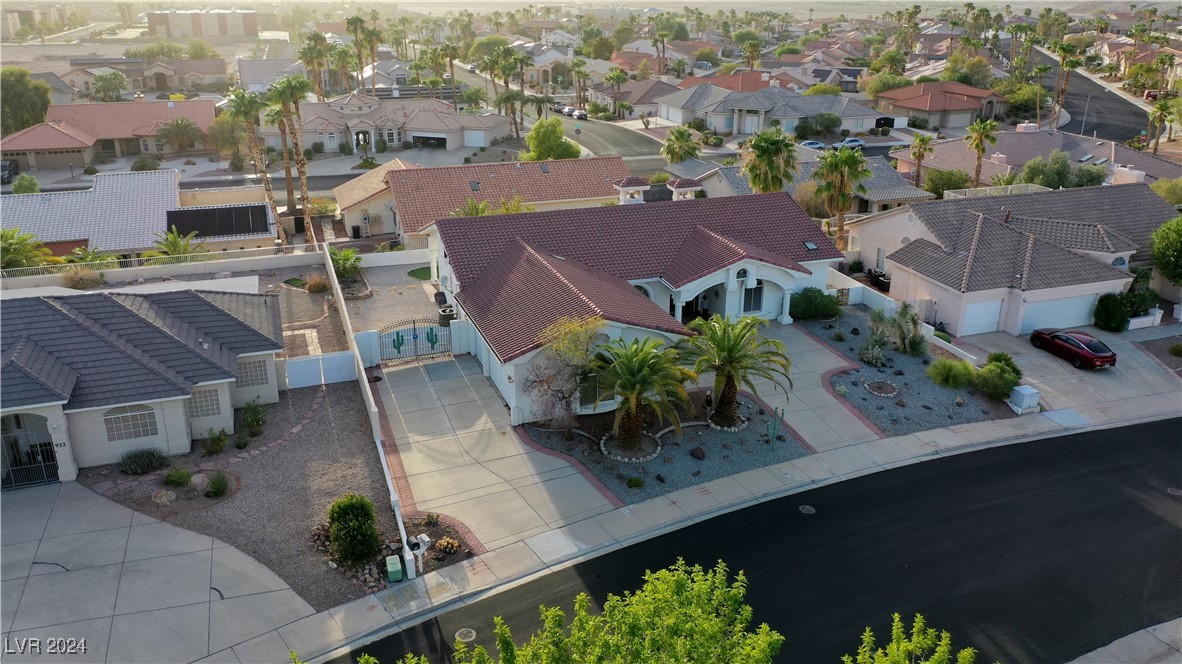 928 Rhyolite Terrace Henderson, NV 89011 - Photo 7 of 66 Gallery Image 7