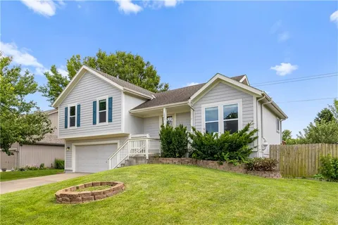 $335,000 | 1045 East Pumpkin Ridge Street, Gardner, KS 66030