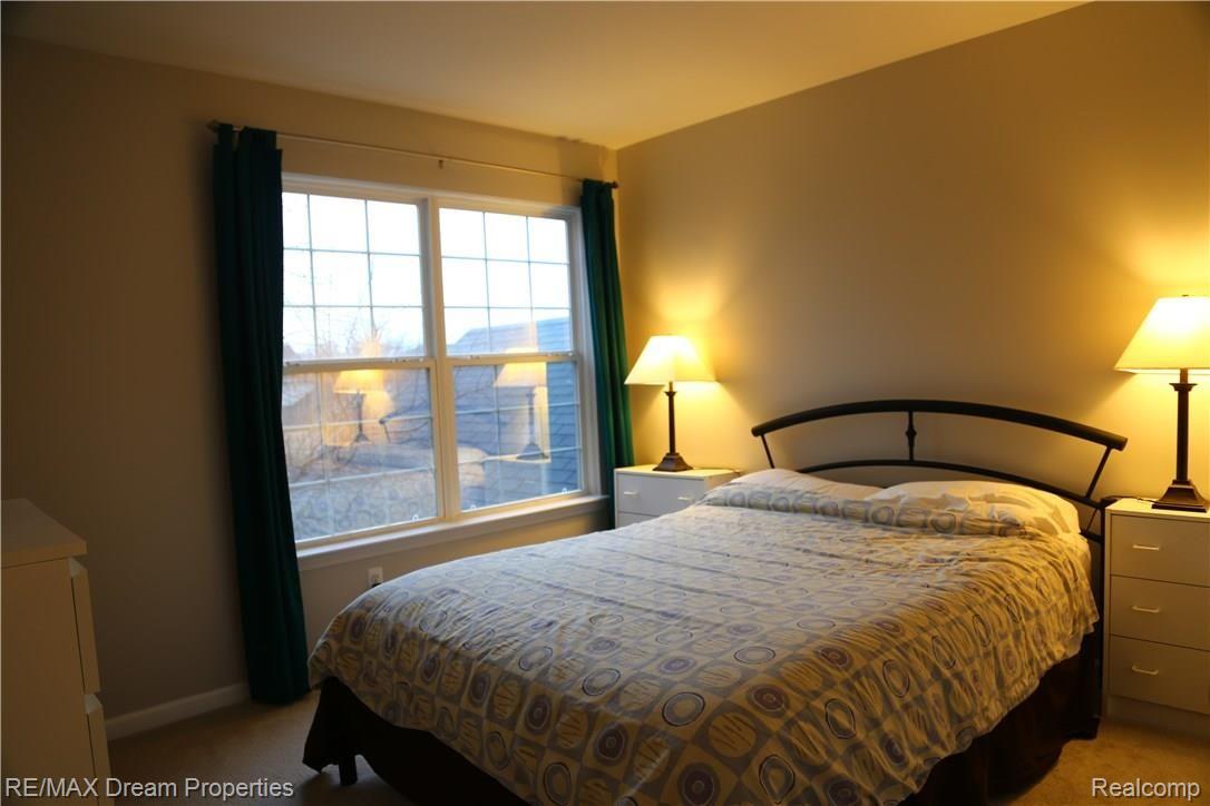 1450 Lee Wood Ridge Road Walled Lake, MI 48390 - Photo 26 of 42 BEDROOM #4