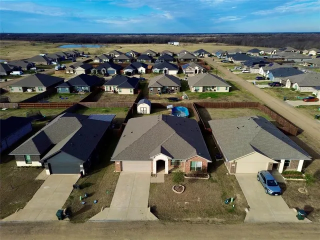 $324,999 | 140 Creek Meadow Drive, Mabank, TX 75147