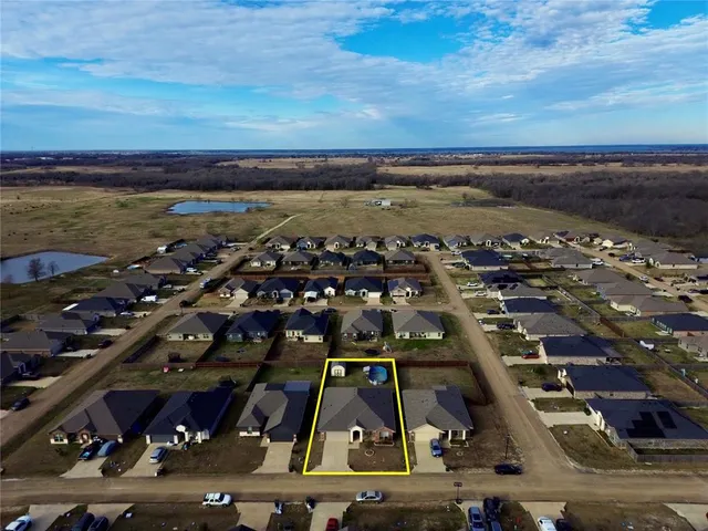 $324,999 | 140 Creek Meadow Drive, Mabank, TX 75147