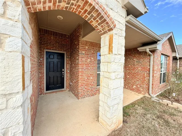 $324,999 | 140 Creek Meadow Drive, Mabank, TX 75147