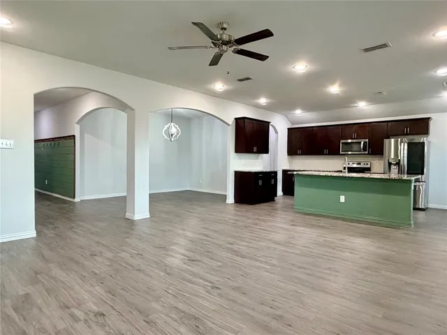 $324,999 | 140 Creek Meadow Drive, Mabank, TX 75147