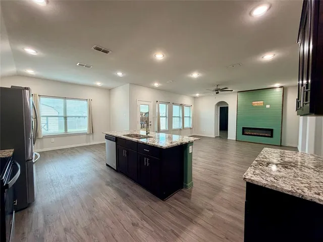 $324,999 | 140 Creek Meadow Drive, Mabank, TX 75147