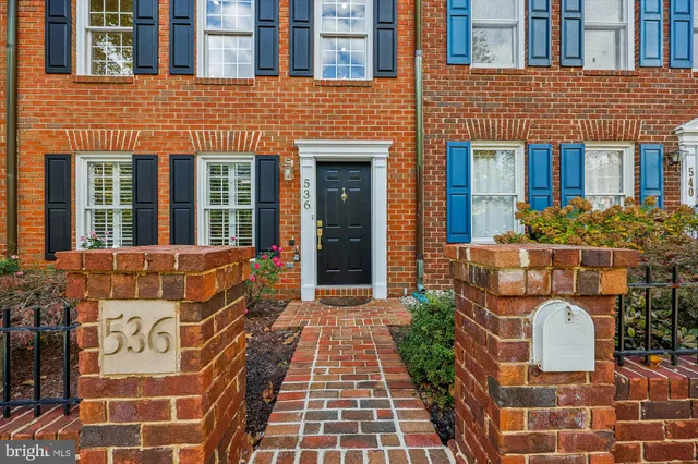 $925,000 | 536 Tschiffely Square Road, Gaithersburg, MD 20878