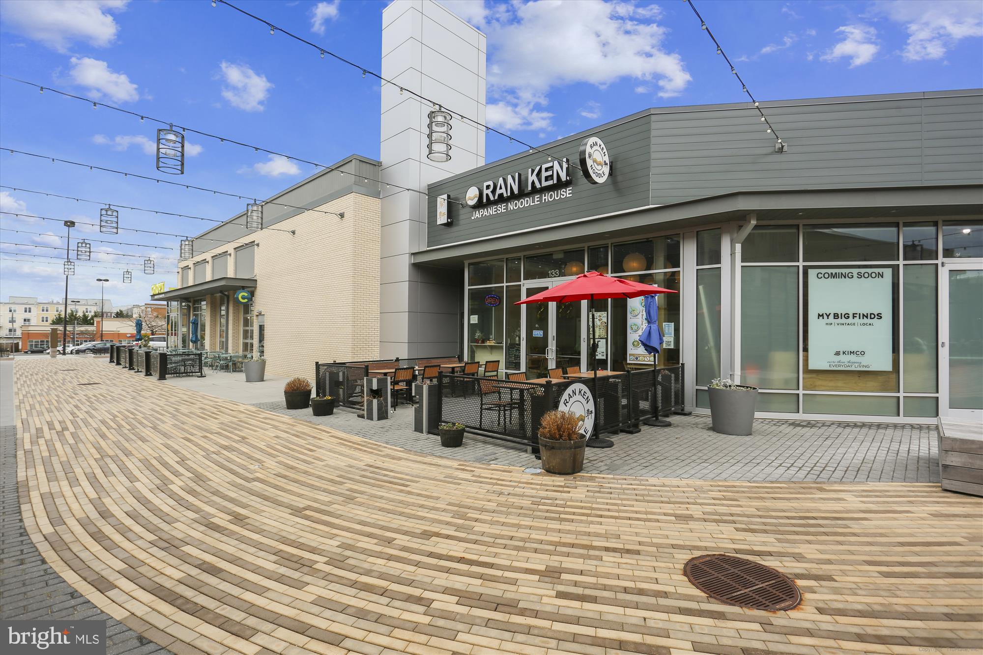 536 Tschiffely Square Road Gaithersburg, MD 20878 - Photo 109 of 116 a view of a building with sitting area