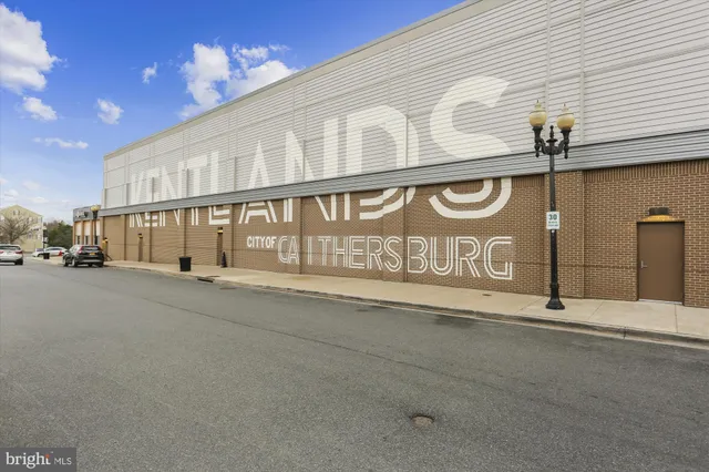 $925,000 | 536 Tschiffely Square Road, Gaithersburg, MD 20878