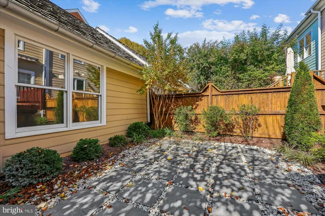 $925,000 | 536 Tschiffely Square Road, Gaithersburg, MD 20878