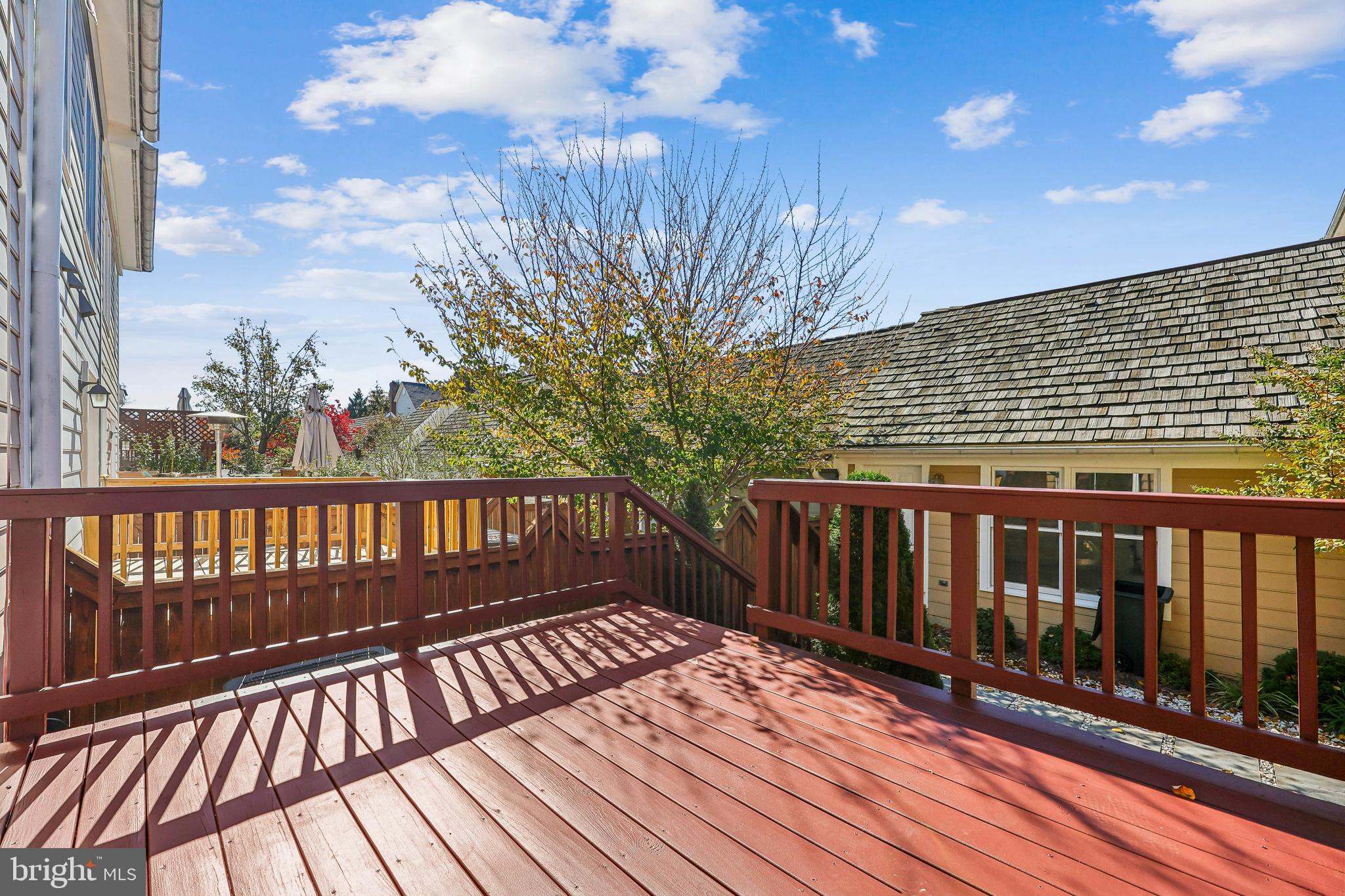536 Tschiffely Square Road Gaithersburg, MD 20878 - Photo 18 of 116 a view of wooden deck