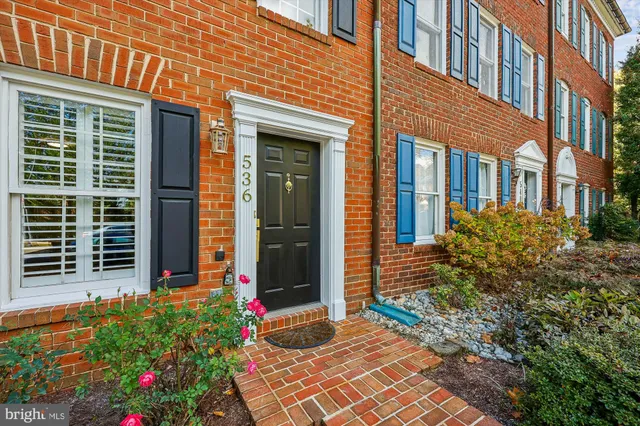 $925,000 | 536 Tschiffely Square Road, Gaithersburg, MD 20878