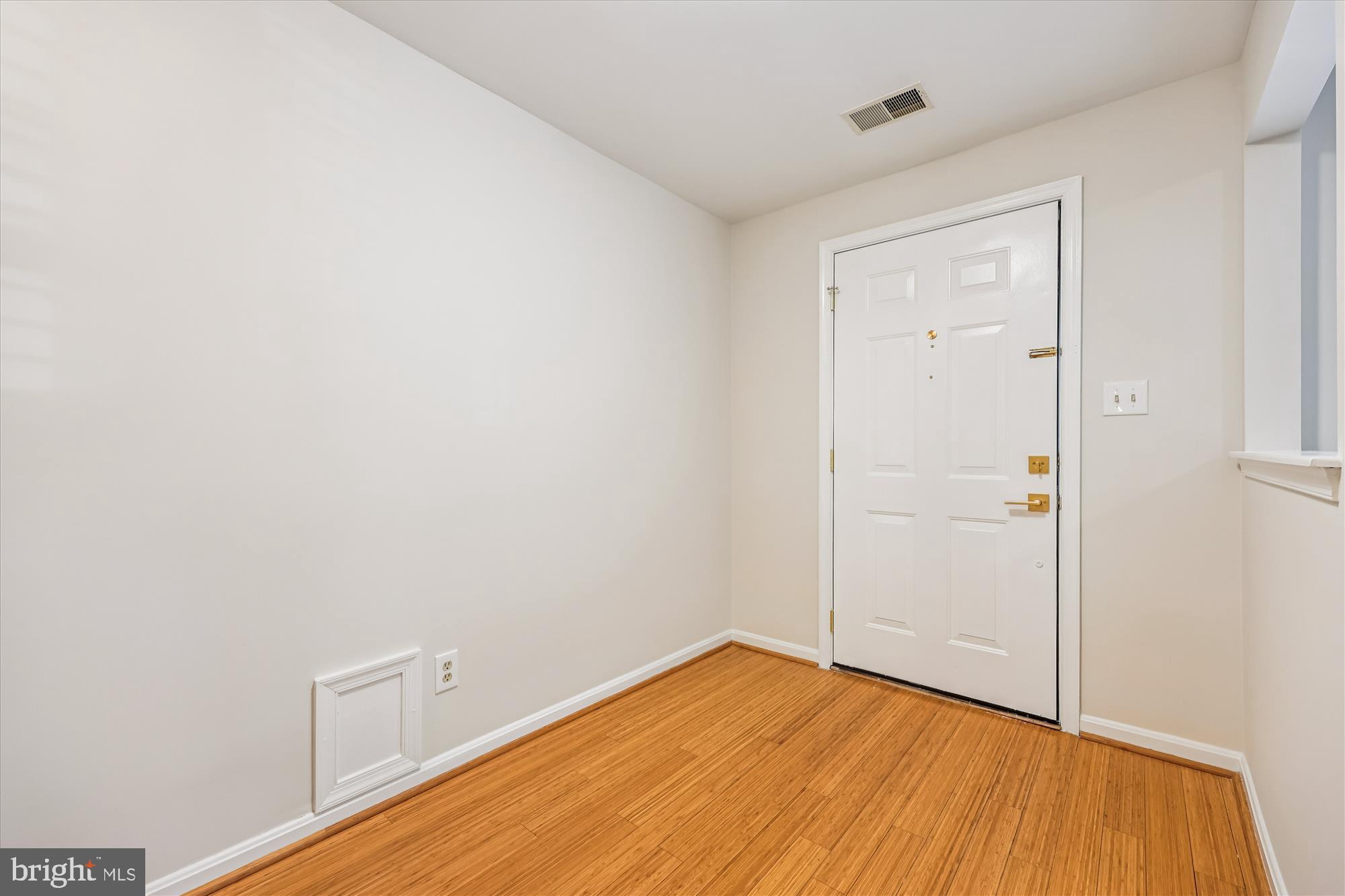 536 Tschiffely Square Road Gaithersburg, MD 20878 - Photo 31 of 116 Entry