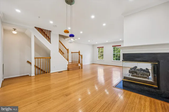 $925,000 | 536 Tschiffely Square Road, Gaithersburg, MD 20878