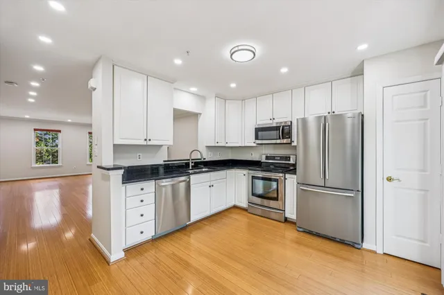 $925,000 | 536 Tschiffely Square Road, Gaithersburg, MD 20878