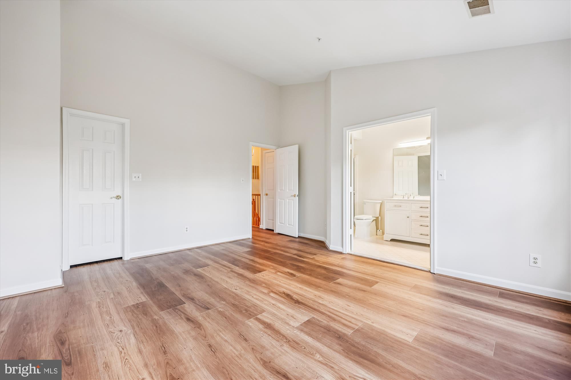 536 Tschiffely Square Road Gaithersburg, MD 20878 - Photo 64 of 116 Primary Bedroom