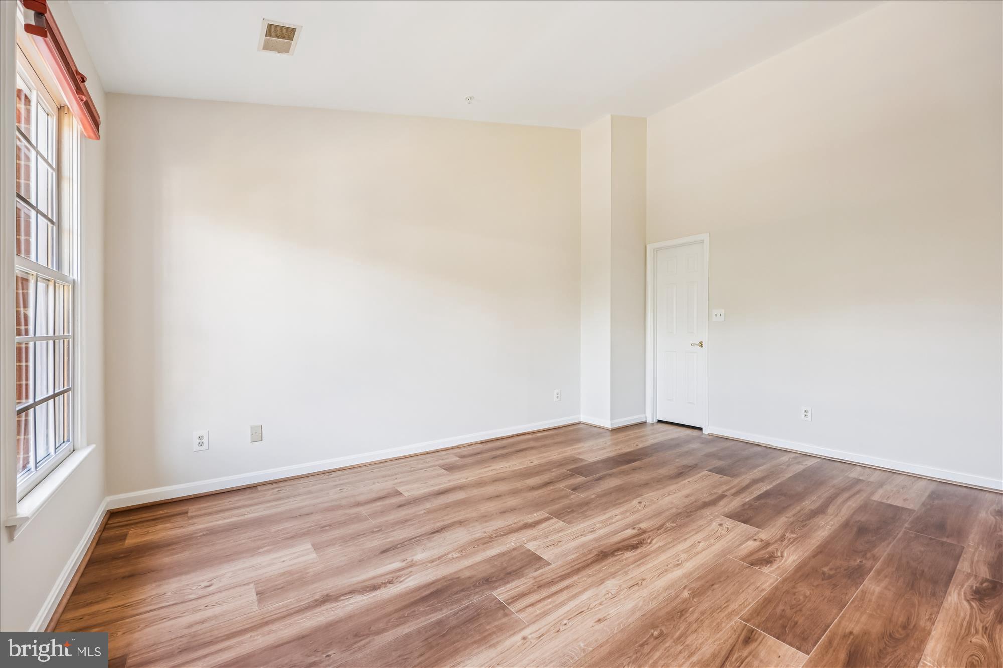 536 Tschiffely Square Road Gaithersburg, MD 20878 - Photo 65 of 116 a view of empty room with wooden floor