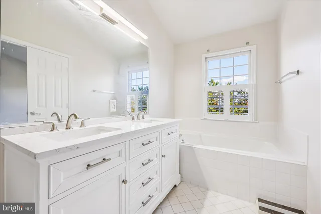 $925,000 | 536 Tschiffely Square Road, Gaithersburg, MD 20878