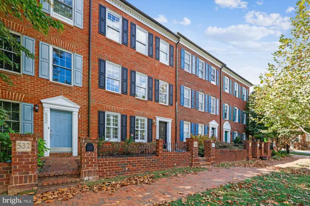 $925,000 | 536 Tschiffely Square Road, Gaithersburg, MD 20878