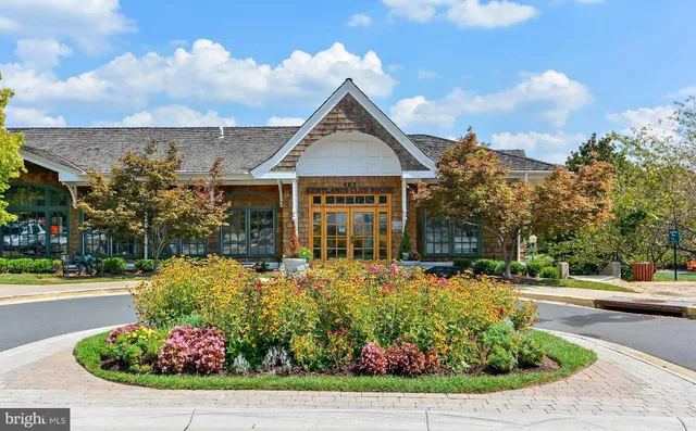 $925,000 | 536 Tschiffely Square Road, Gaithersburg, MD 20878