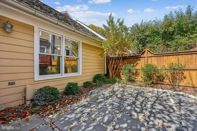 $925,000 | 536 Tschiffely Square Road, Gaithersburg, MD 20878