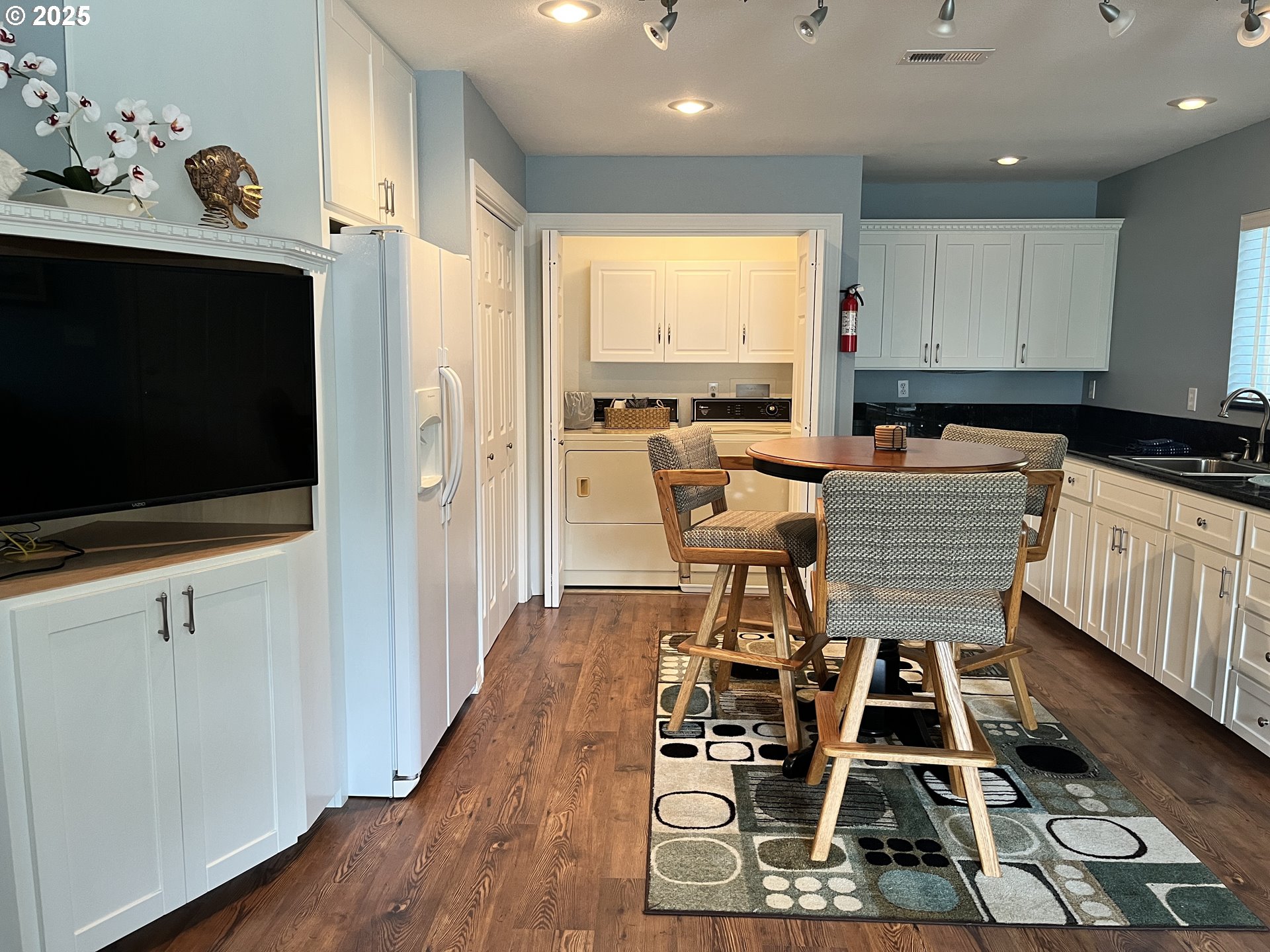 30320 Hillside Terrace Gold Beach, OR 97444 - Photo 25 of 31 Kitchen/Dining Room