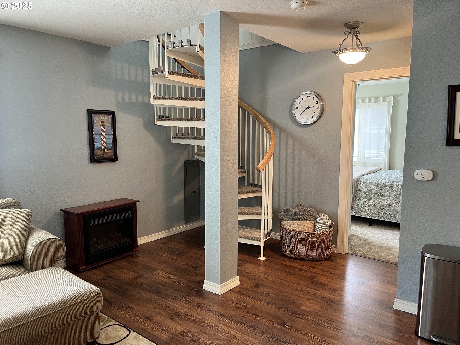 30320 Hillside Terrace Gold Beach, OR 97444 - Photo 26 of 31 Staircase