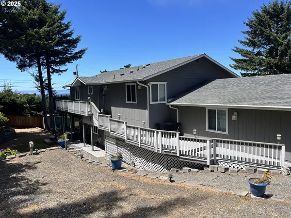 $669,000 | 30320 Hillside Terrace, Gold Beach, OR 97444