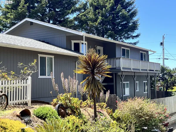 $669,000 | 30320 Hillside Terrace, Gold Beach, OR 97444