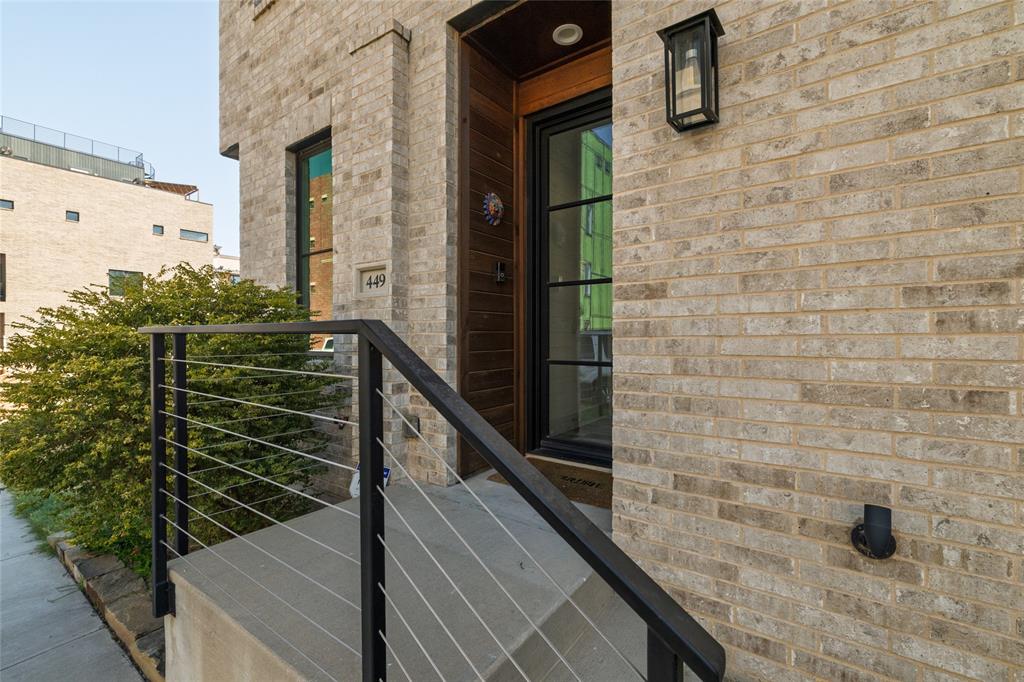 449 South Rayner Street Fort Worth, TX 76111 - Photo 6 of 40 Gallery Image 6