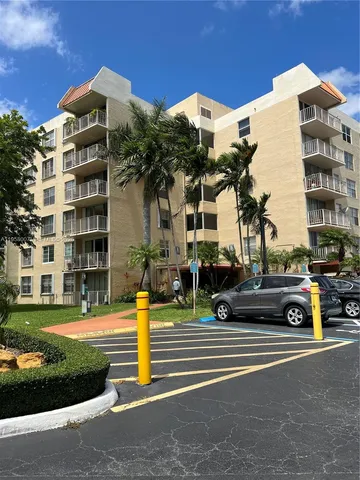 $345,000 | 13120 Southwest 92nd Avenue, Unit B406, Miami, FL 33176