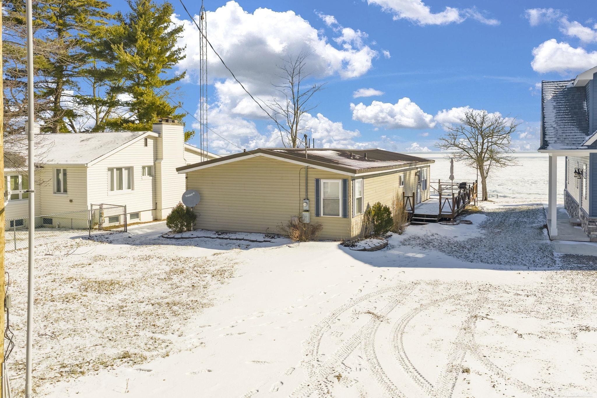 8723 Lakeshore Road Lexington, MI 48450 - Photo 1 of 54