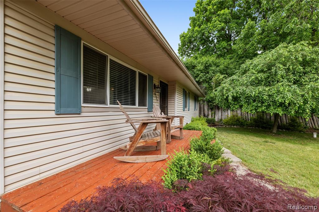 9711 Dartmouth Road Clarkston, MI 48348 - Photo 4 of 22 Gallery Image 4