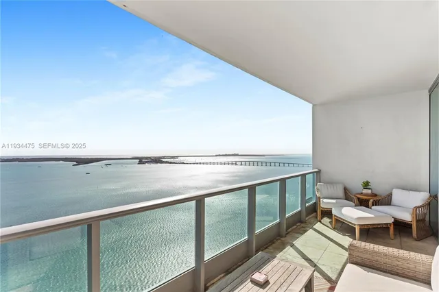 $2,850,000 | 1331 Brickell Bay Drive, Unit 3007, Miami, FL 33131