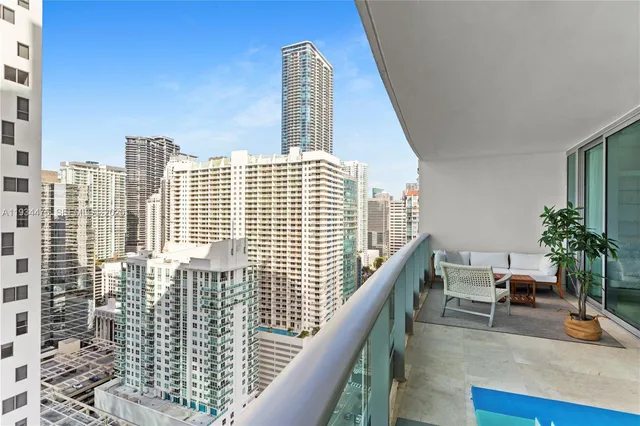 $2,850,000 | 1331 Brickell Bay Drive, Unit 3007, Miami, FL 33131