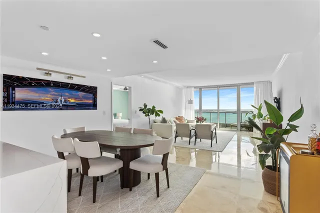 $2,850,000 | 1331 Brickell Bay Drive, Unit 3007, Miami, FL 33131