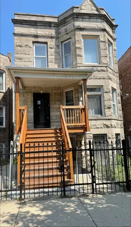 $1,800 | 1511 North Keystone Avenue, Unit 2, Chicago, IL 60651