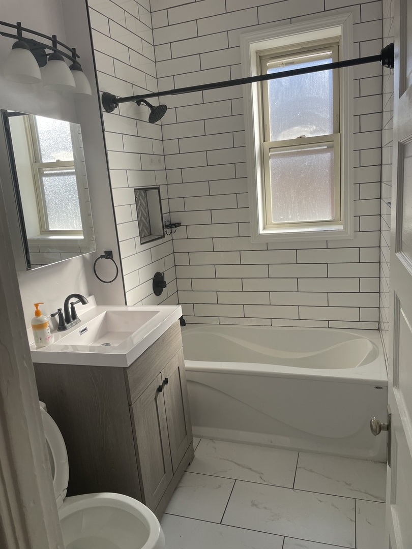 1511 North Keystone Avenue, Unit 2 Chicago, IL 60651 - Photo 7 of 8